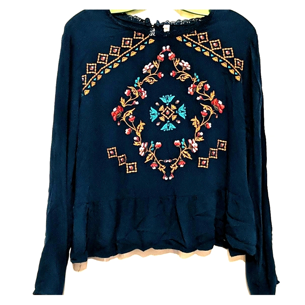 Long sleeve embroidered blouse